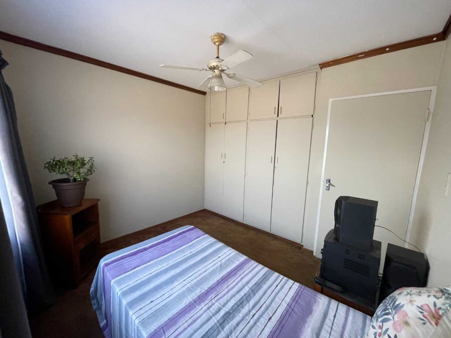2 Bedroom Property for Sale in Langenhovenpark Free State